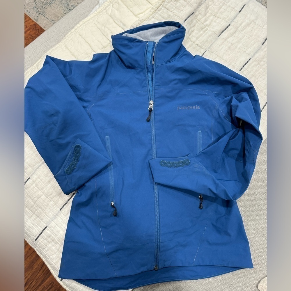 Patagonia Women’s Blue Zip-Up Jacket XS | Lightweight Outdoor Layer